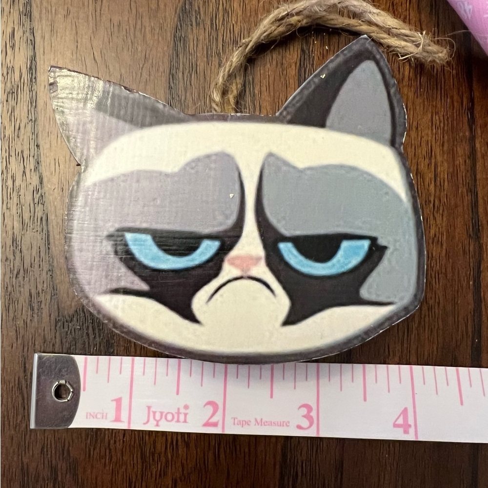 Grumpy Cat Hanging Ornament - Picture 8 of 12